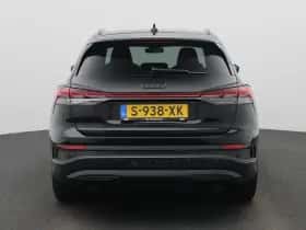Audi Q4 e-tron thumbnail 5
