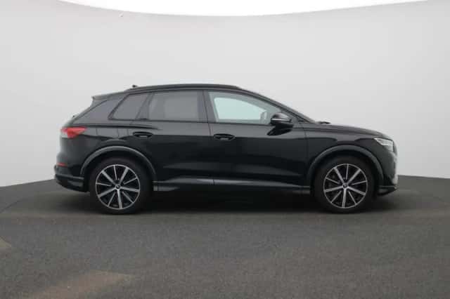 Audi Q4 e-tron (2023) thumbnail 6