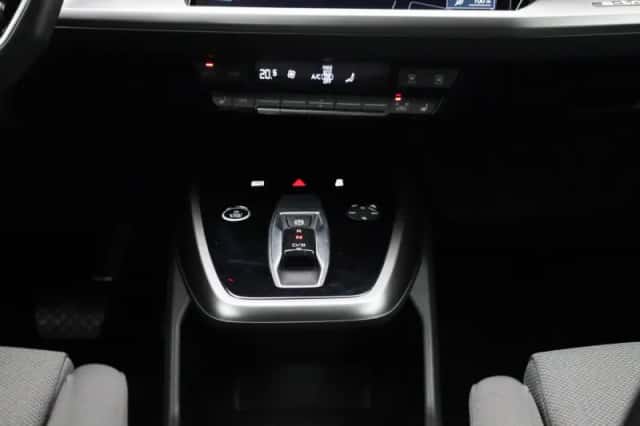 Audi Q4 e-tron (2023) thumbnail 10