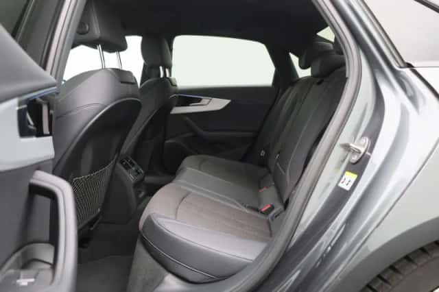 Audi A4 (2024) thumbnail 12