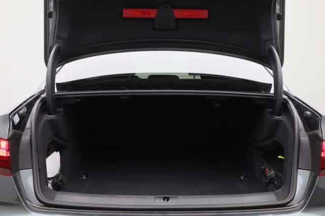 Audi A4 (2024) thumbnail 14