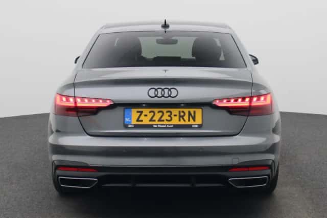 Audi A4 (2024) thumbnail 5