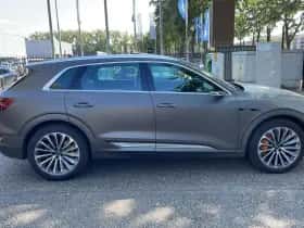 Audi e-tron thumbnail 4