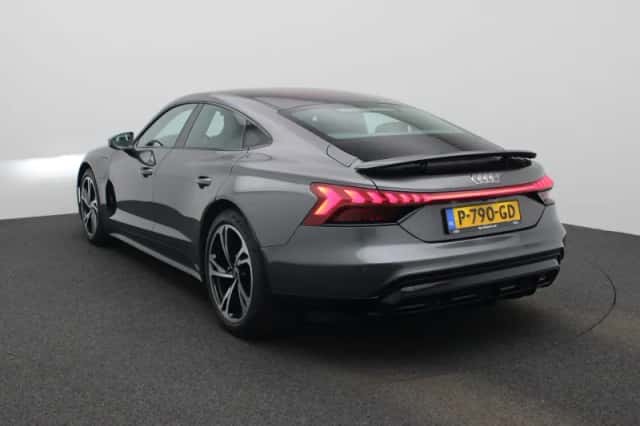 Audi e-tron GT (2022) thumbnail 3