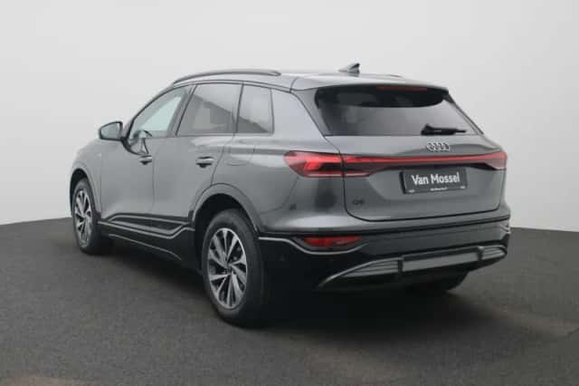 Audi Q6 e-tron (2025) thumbnail 3