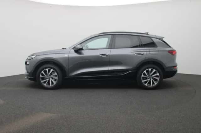 Audi Q6 e-tron (2025) thumbnail 4