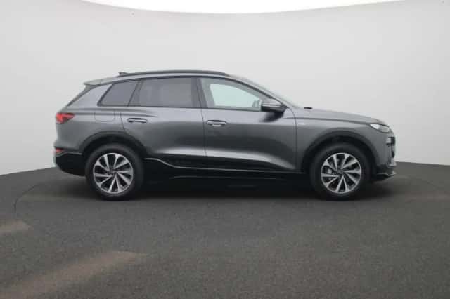 Audi Q6 e-tron (2025) thumbnail 6