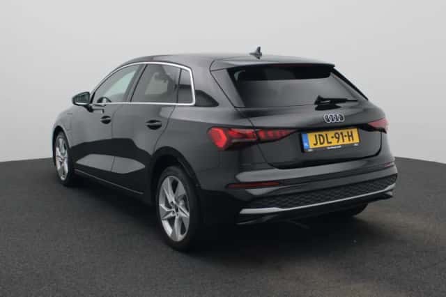 Audi A3 (2025) thumbnail 2