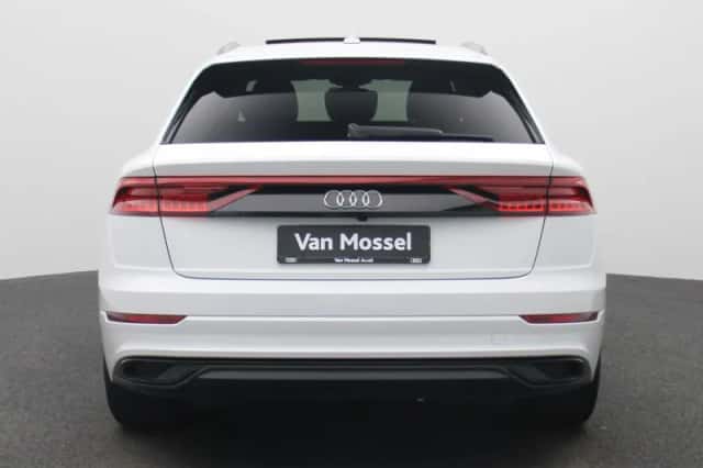 Audi Q8 (2023) thumbnail 5
