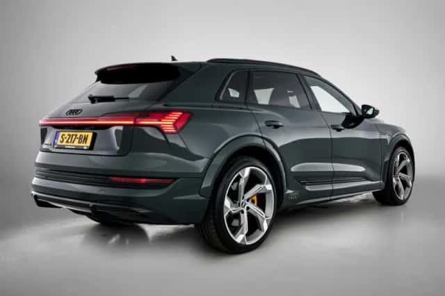 Audi e-tron (2022) thumbnail 4