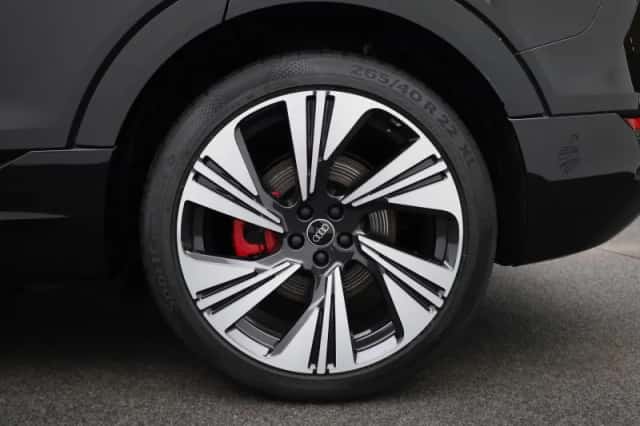 Audi Q8 (2025) thumbnail 13