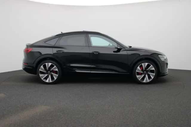 Audi Q8 (2025) thumbnail 6