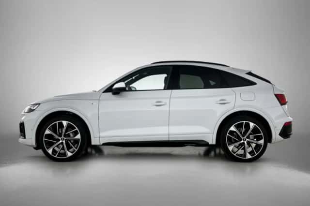 Audi Q5 (2023) thumbnail 3