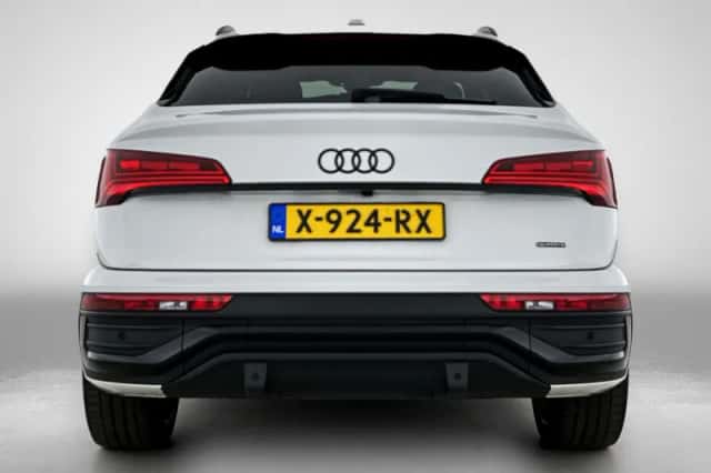 Audi Q5 (2023) thumbnail 4
