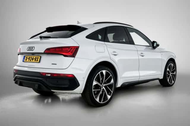 Audi Q5 (2023) thumbnail 5