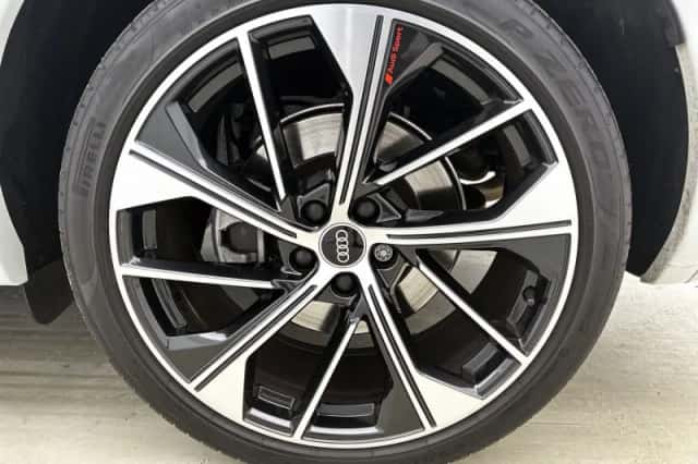Audi Q5 (2023) thumbnail 6