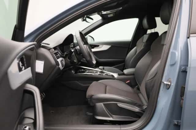 Audi A4 (2023) thumbnail 11