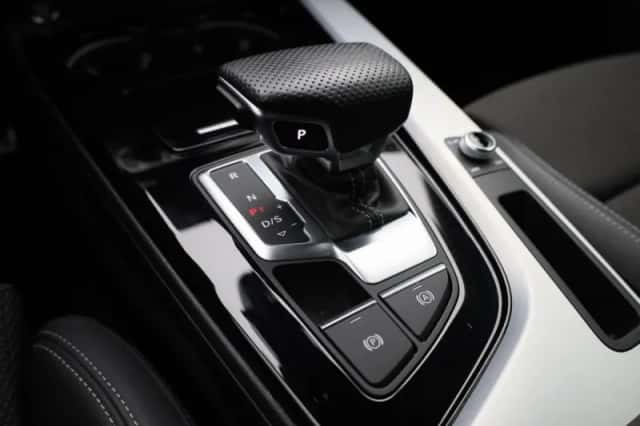Audi A4 (2023) thumbnail 18