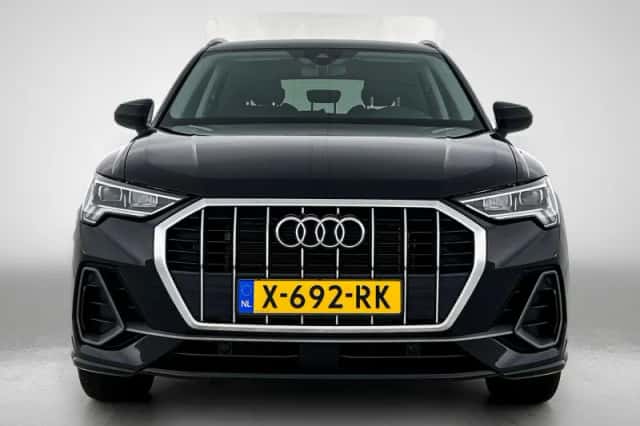 Audi Q3 (2023) thumbnail 2