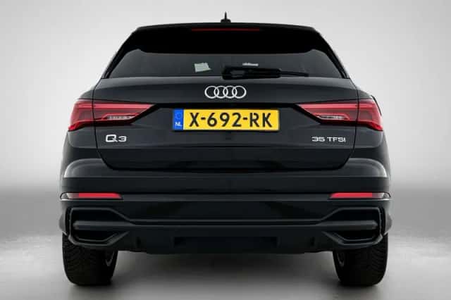 Audi Q3 (2023) thumbnail 4