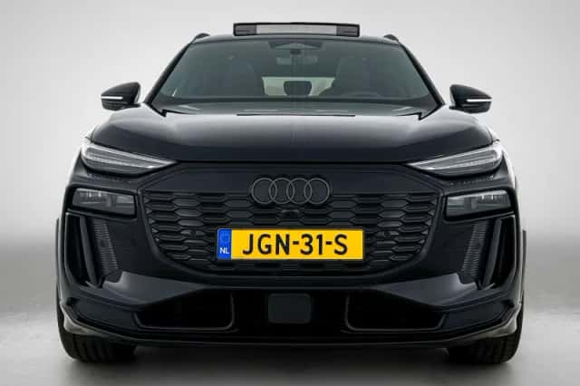 Audi Q6 e-tron (2025) thumbnail 5
