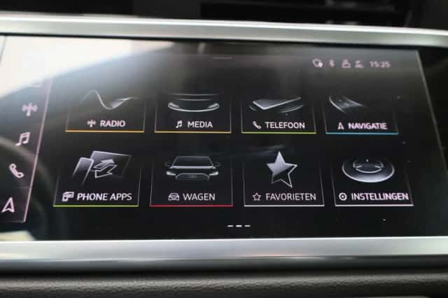 Audi Q3 (2022) thumbnail 16