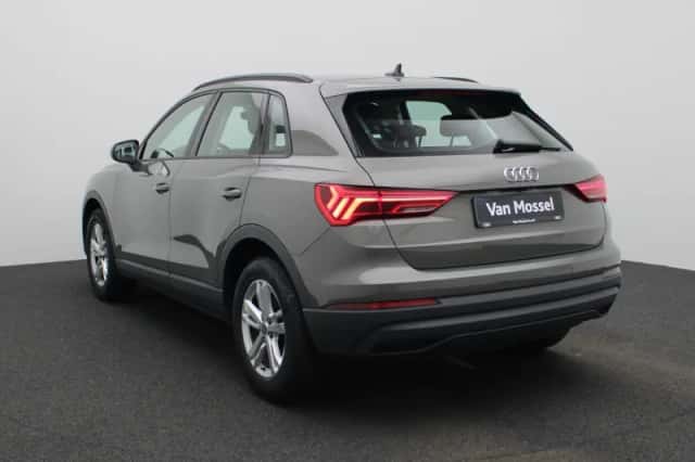 Audi Q3 (2022) thumbnail 3