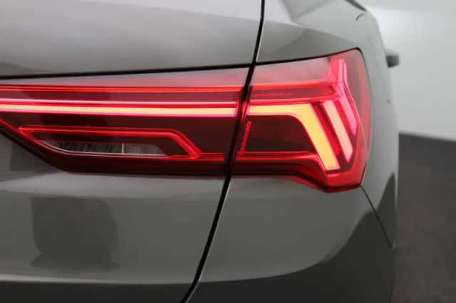 Audi Q3 (2022) thumbnail 8