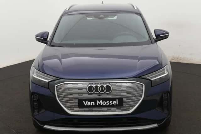 Audi Q4 e-tron (2025) thumbnail 2
