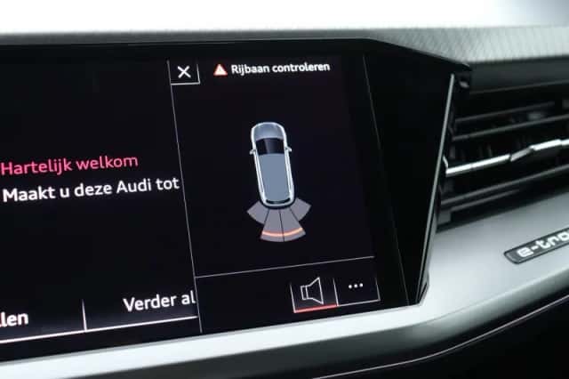Audi Q4 e-tron (2025) thumbnail 11