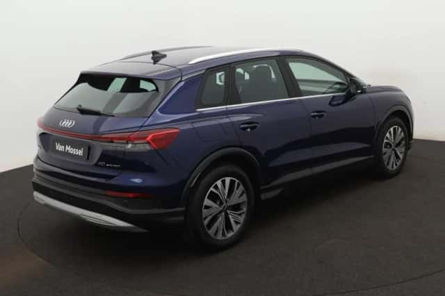 Audi Q4 e-tron (2025) thumbnail 4