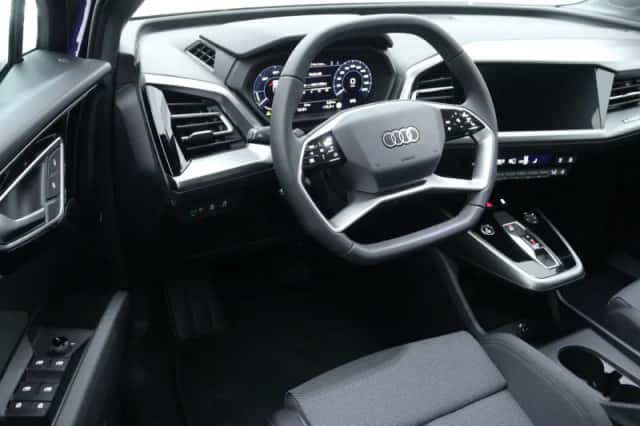 Audi Q4 e-tron (2025) thumbnail 7