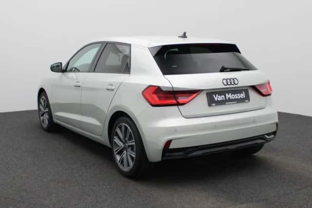 Audi A1 (2025) thumbnail 3