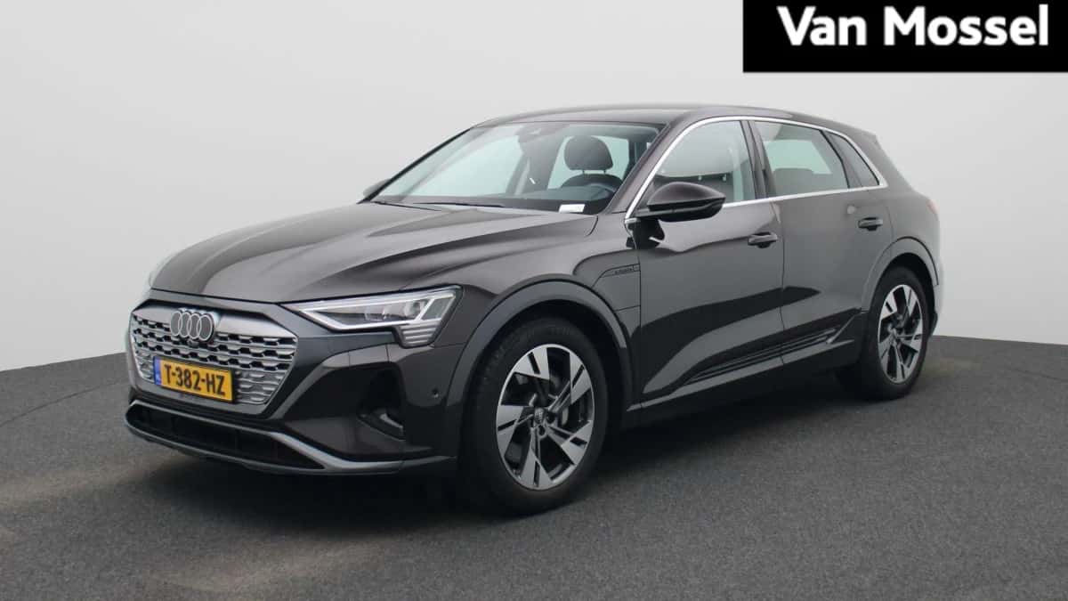 Audi Q8 e-tron — foto 1