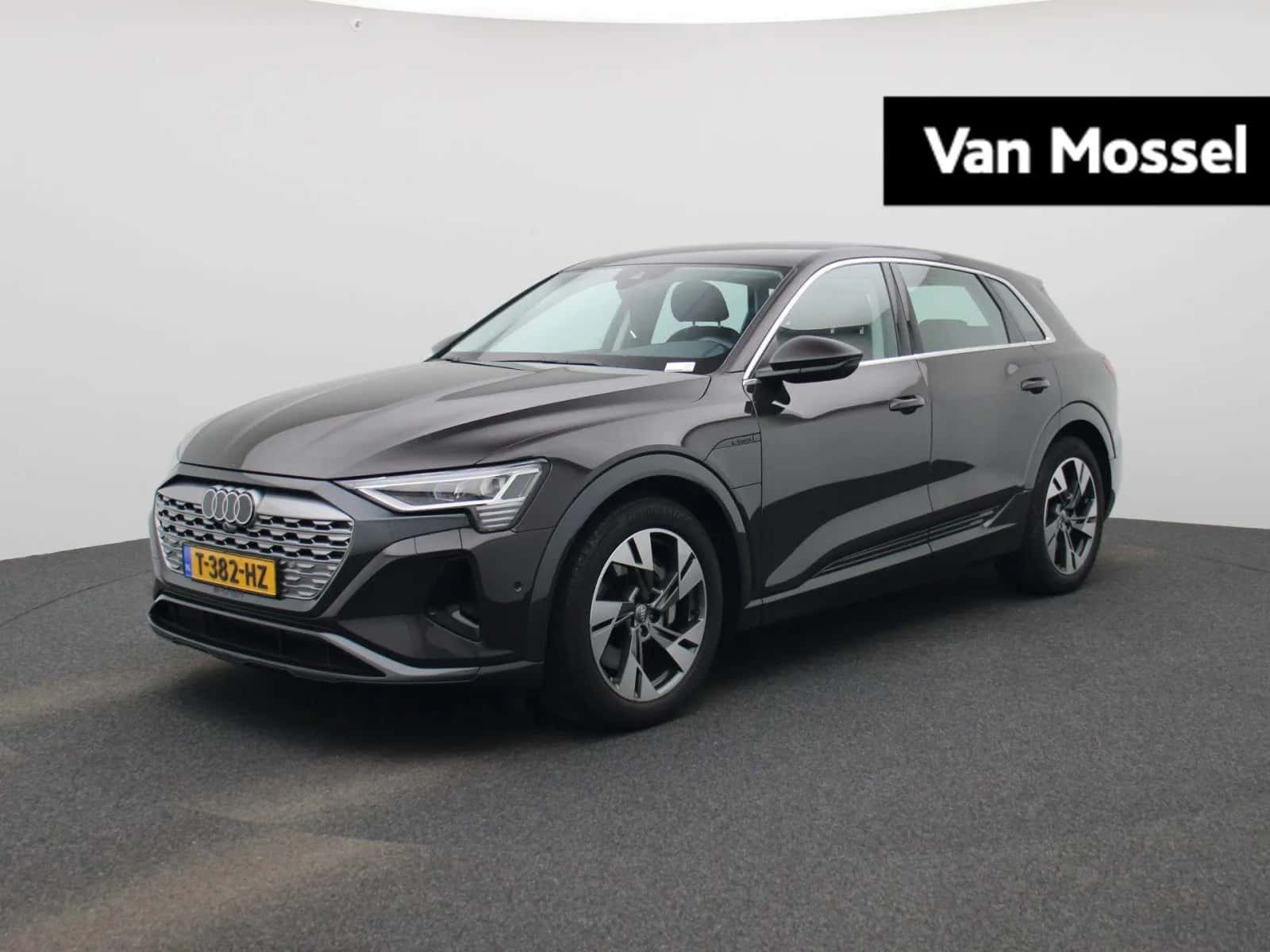 Audi Q8 e-tron (2023) — foto 1