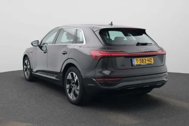 Audi Q8 e-tron (2023) thumbnail 3