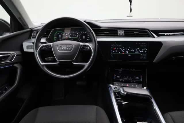 Audi Q8 e-tron (2023) thumbnail 8