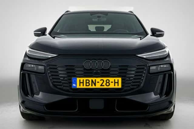 Audi Q6 e-tron (2025) thumbnail 2