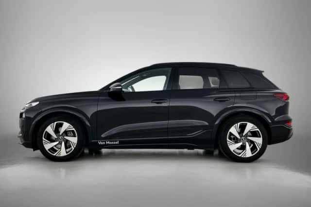 Audi Q6 e-tron (2025) thumbnail 3