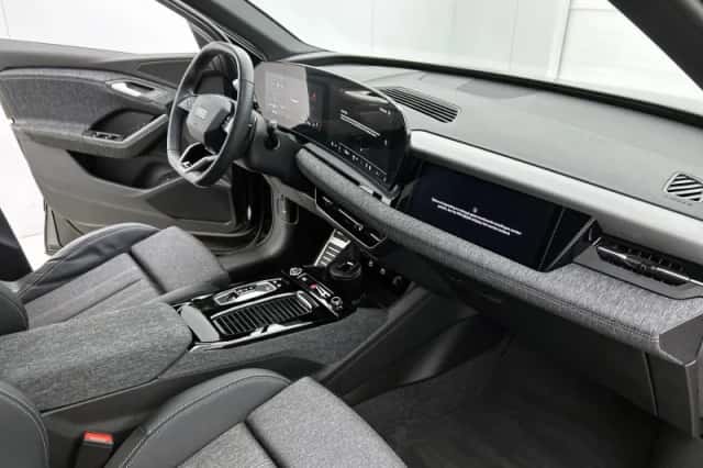 Audi Q6 e-tron (2025) thumbnail 22
