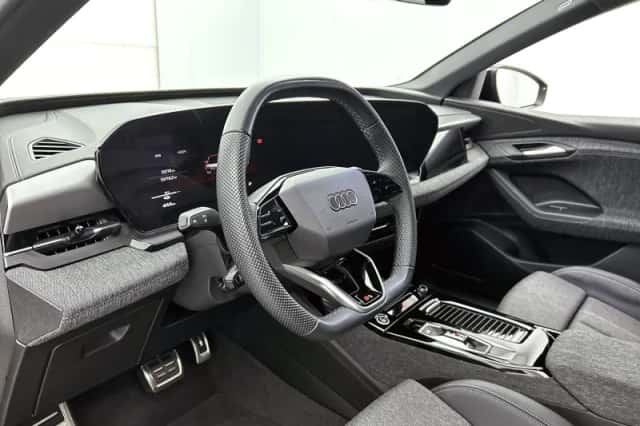 Audi Q6 e-tron (2025) thumbnail 23