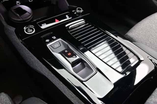 Audi Q6 e-tron (2025) thumbnail 31