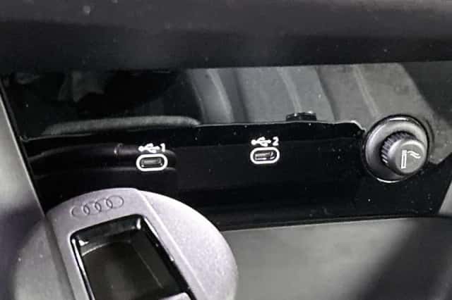 Audi Q6 e-tron (2025) thumbnail 36