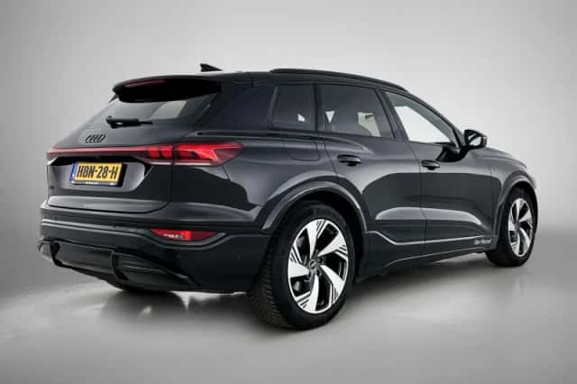Audi Q6 e-tron (2025) thumbnail 5