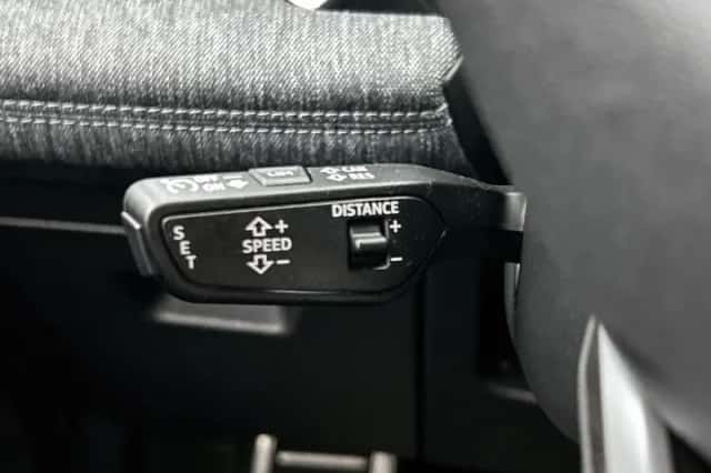 Audi Q6 e-tron (2025) thumbnail 10