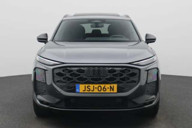 Audi Q3 (2026) thumbnail 3