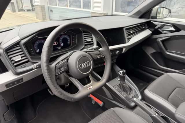 Audi A1 (2025) thumbnail 3