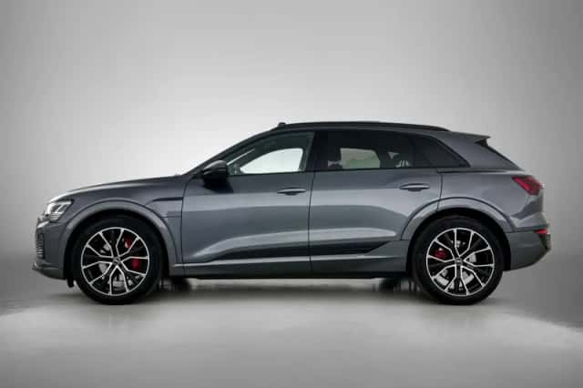Audi Q8 e-tron (2023) thumbnail 2