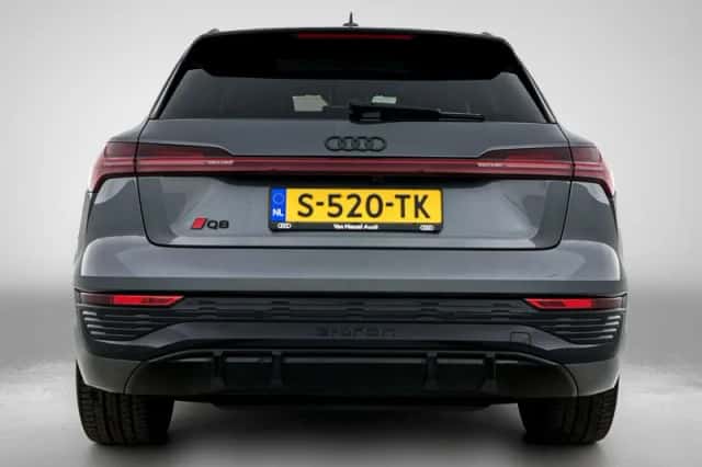 Audi Q8 e-tron (2023) thumbnail 3