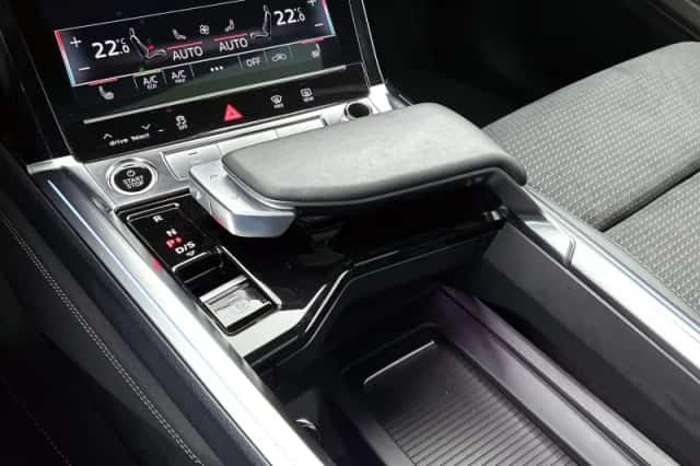 Audi Q8 e-tron (2023) thumbnail 35
